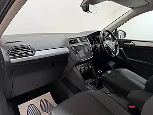 Used 2017 Volkswagen Tiguan Se Navigation Grey - Interior and Exterior details 16