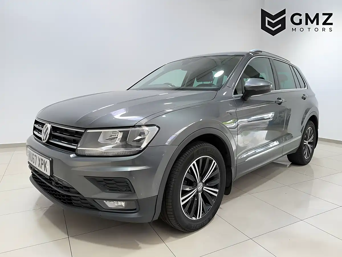 Used 2017 Volkswagen Tiguan Se Navigation Grey - Interior and Exterior details 3