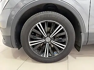 Used 2017 Volkswagen Tiguan Se Navigation Grey - Interior and Exterior details 5