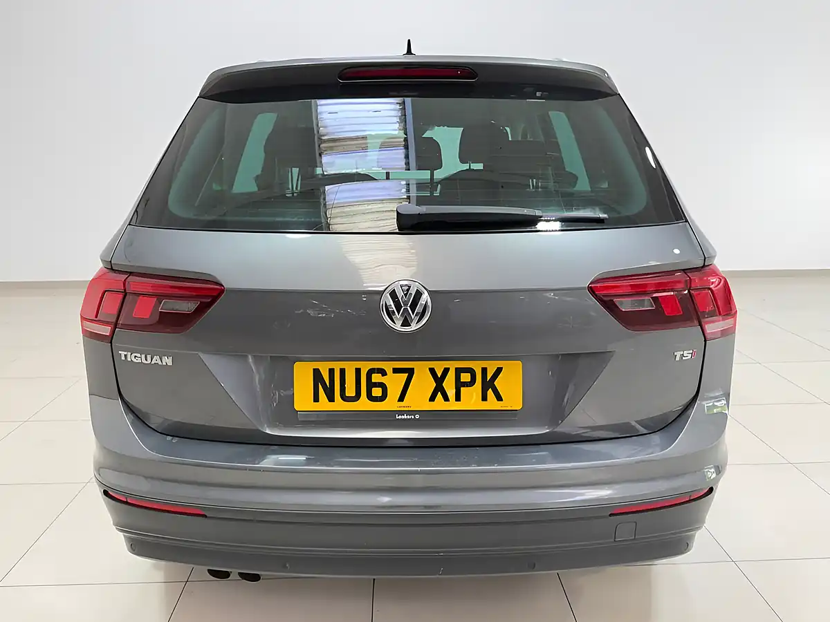 Used 2017 Volkswagen Tiguan Se Navigation Grey - Interior and Exterior details 9