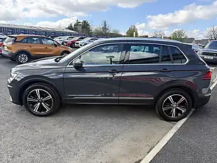Used 2017 Volkswagen Tiguan Se Navigation Grey - Interior and Exterior details 7