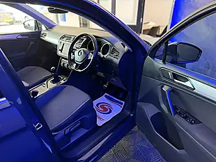 Used 2017 Volkswagen Tiguan Se Navigation Grey - Interior and Exterior details 4
