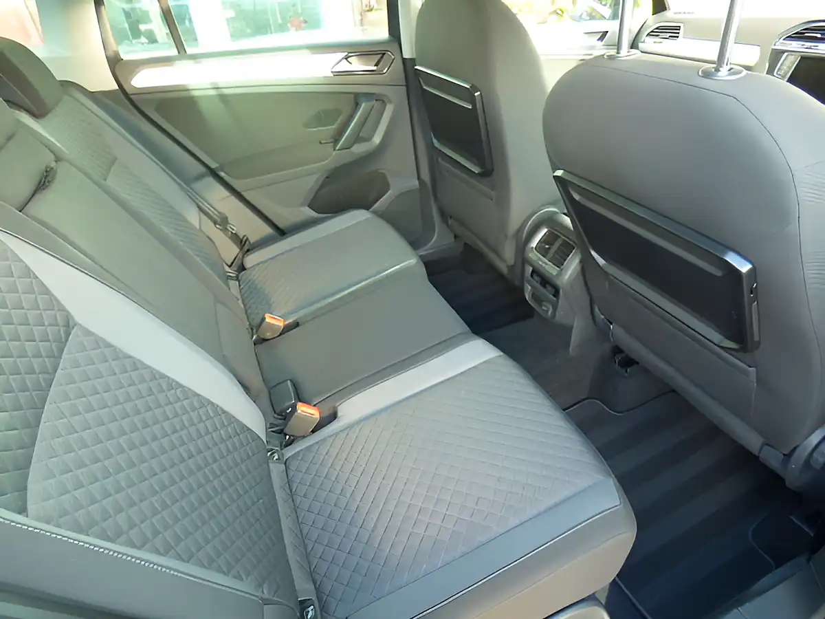 Used 2017 Volkswagen Tiguan Se Navigation Grey - Interior and Exterior details 11
