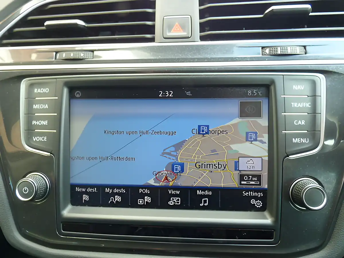 Used 2017 Volkswagen Tiguan Se Navigation Grey - Interior and Exterior details 5