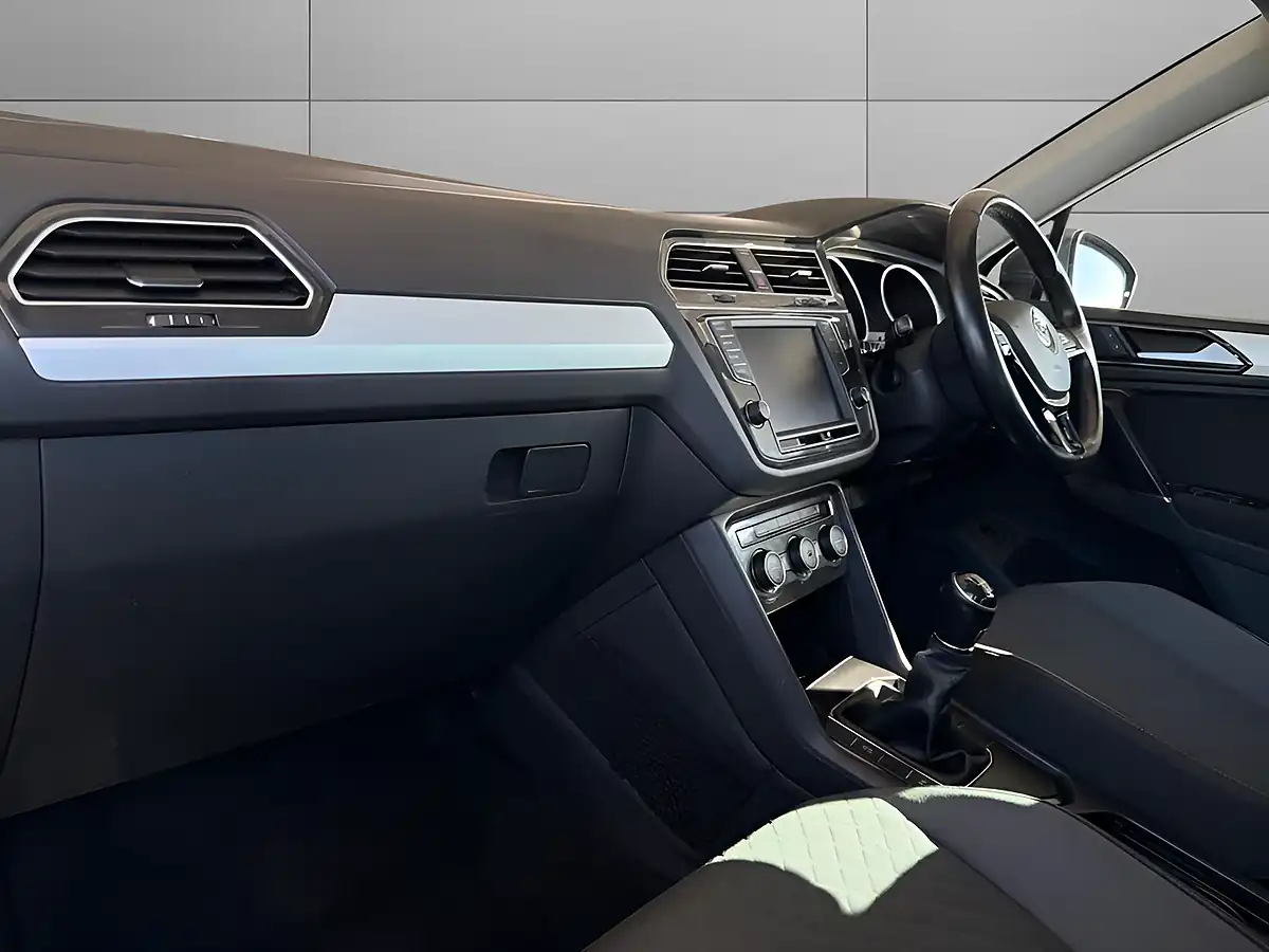 Used 2017 Volkswagen Tiguan Se Navigation Indium Grey - Interior and Exterior details 11