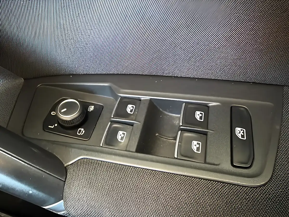 Used 2017 Volkswagen Tiguan Se Navigation Indium Grey - Interior and Exterior details 15