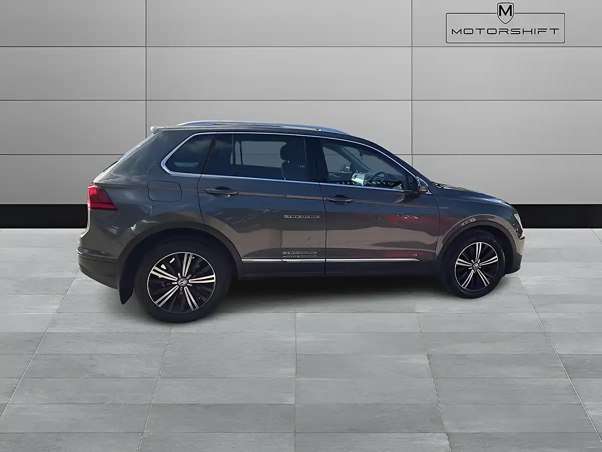 Used 2017 Volkswagen Tiguan Se Navigation Indium Grey - Interior and Exterior details 7