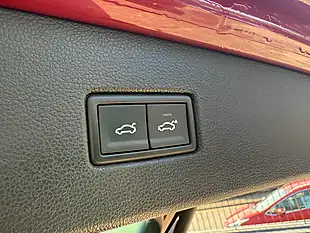 Used 2017 Volkswagen Tiguan Se Navigation Red - Interior and Exterior details 12