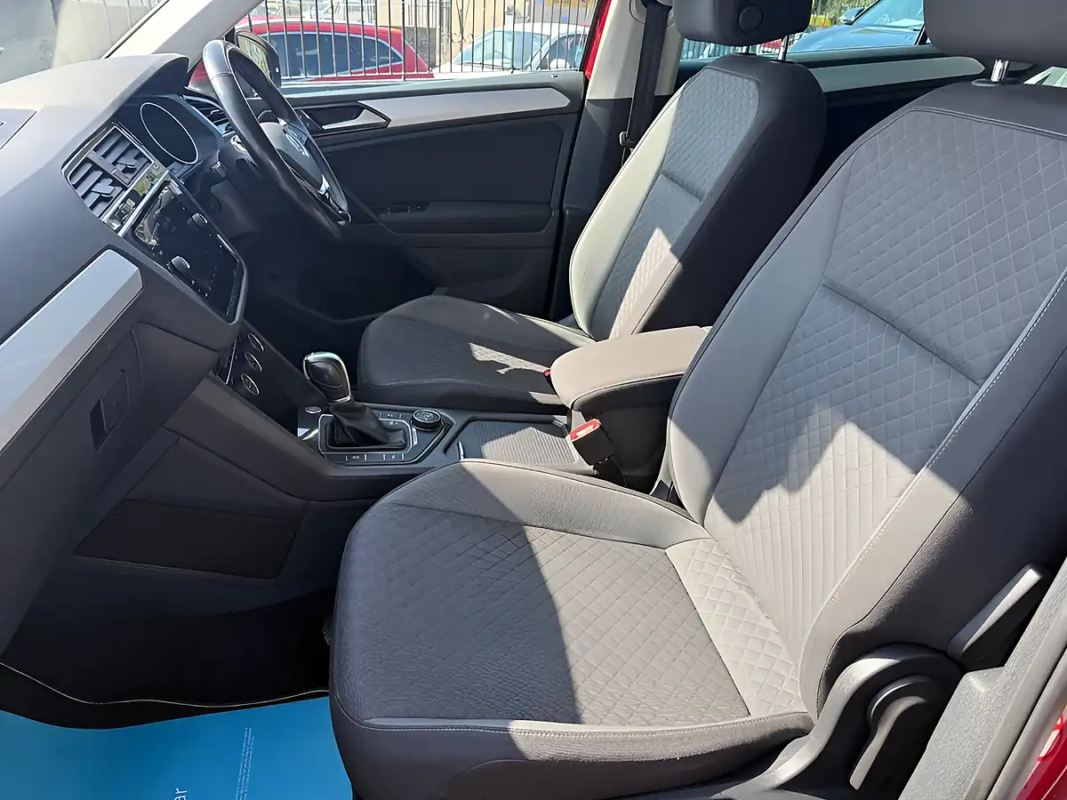 Used 2017 Volkswagen Tiguan Se Navigation Red - Interior and Exterior details 17