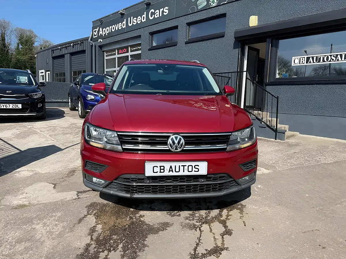 Used 2017 Volkswagen Tiguan Se Navigation Red - Interior and Exterior details 2