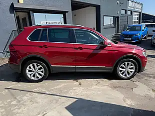 Used 2017 Volkswagen Tiguan Se Navigation Red - Interior and Exterior details 3