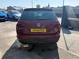 Used 2017 Volkswagen Tiguan Se Navigation Red - Interior and Exterior details 5