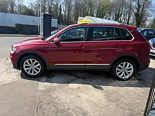 Used 2017 Volkswagen Tiguan Se Navigation Red - Interior and Exterior details 8
