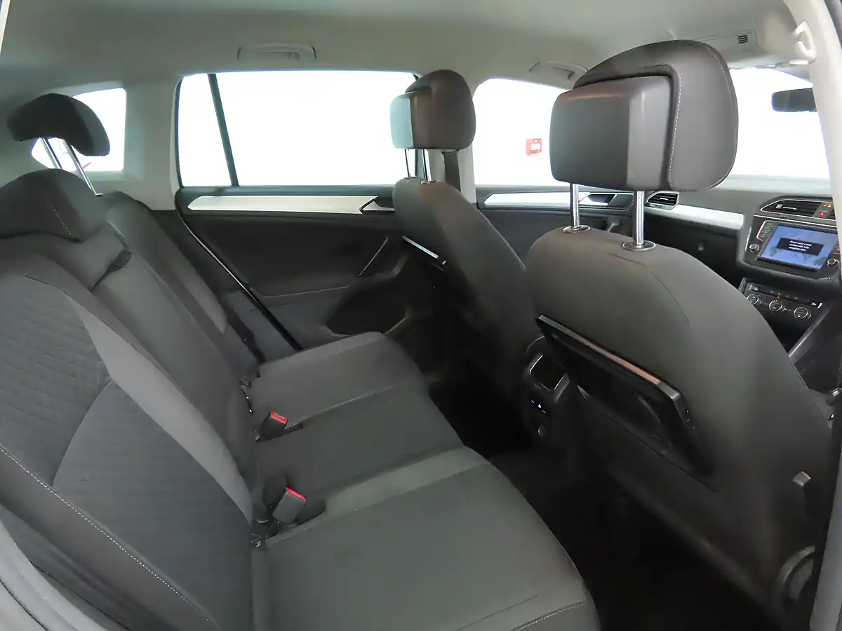Used 2017 Volkswagen Tiguan Se Navigation White - Interior and Exterior details 11