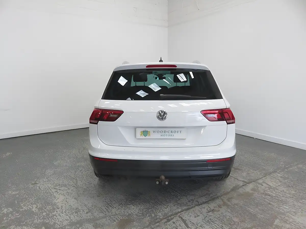 Used 2017 Volkswagen Tiguan Se Navigation White - Interior and Exterior details 10