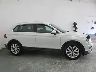 Used 2017 Volkswagen Tiguan Se Navigation White - Interior and Exterior details 3