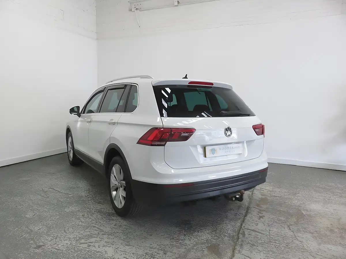Used 2017 Volkswagen Tiguan Se Navigation White - Interior and Exterior details 5