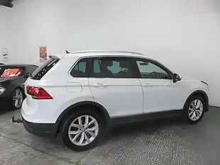 Used 2017 Volkswagen Tiguan Se Navigation White - Interior and Exterior details 8