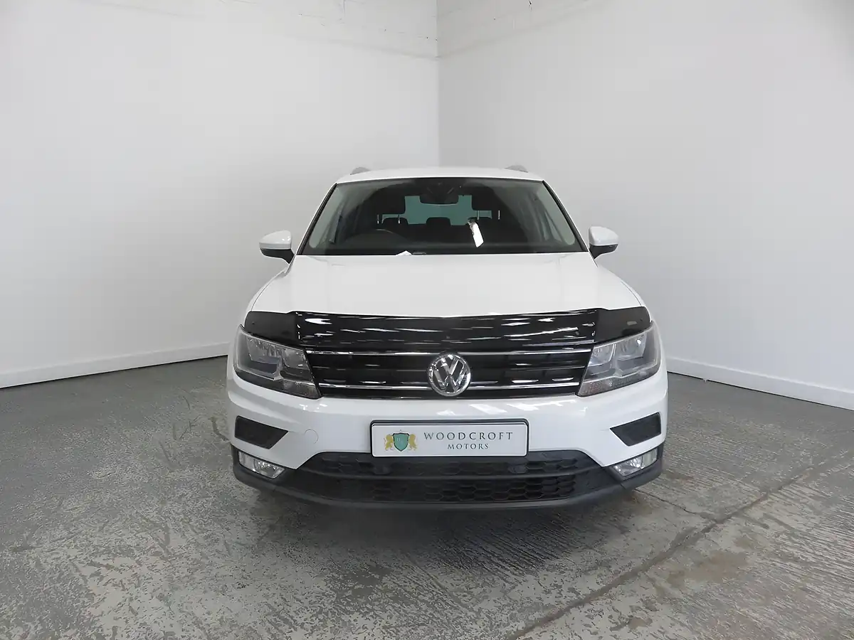 Used 2017 Volkswagen Tiguan Se Navigation White - Interior and Exterior details 9