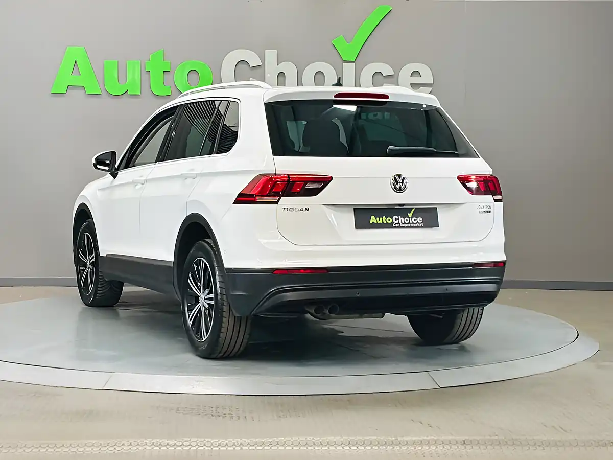 Used 2017 Volkswagen Tiguan Se Pure White - Interior and Exterior details 11