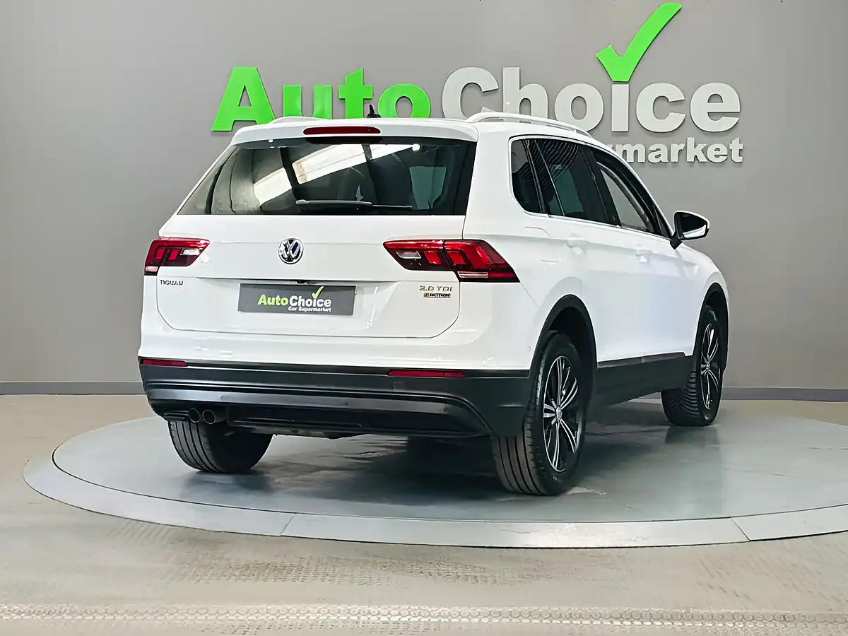 Used 2017 Volkswagen Tiguan Se Pure White - Interior and Exterior details 13