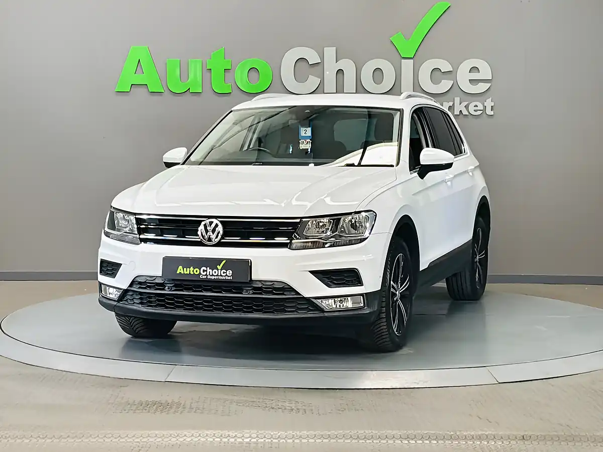 Used 2017 Volkswagen Tiguan Se Pure White - Interior and Exterior details 4