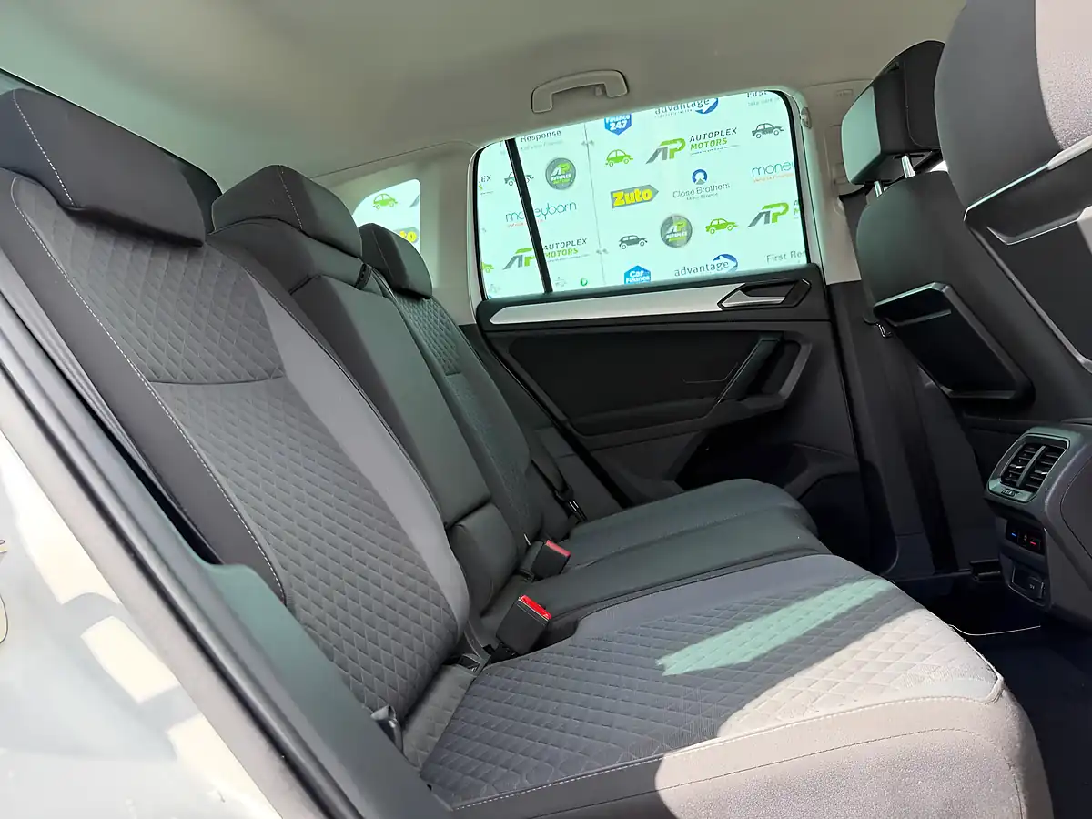 Used 2017 Volkswagen Tiguan Se White - Interior and Exterior details 13