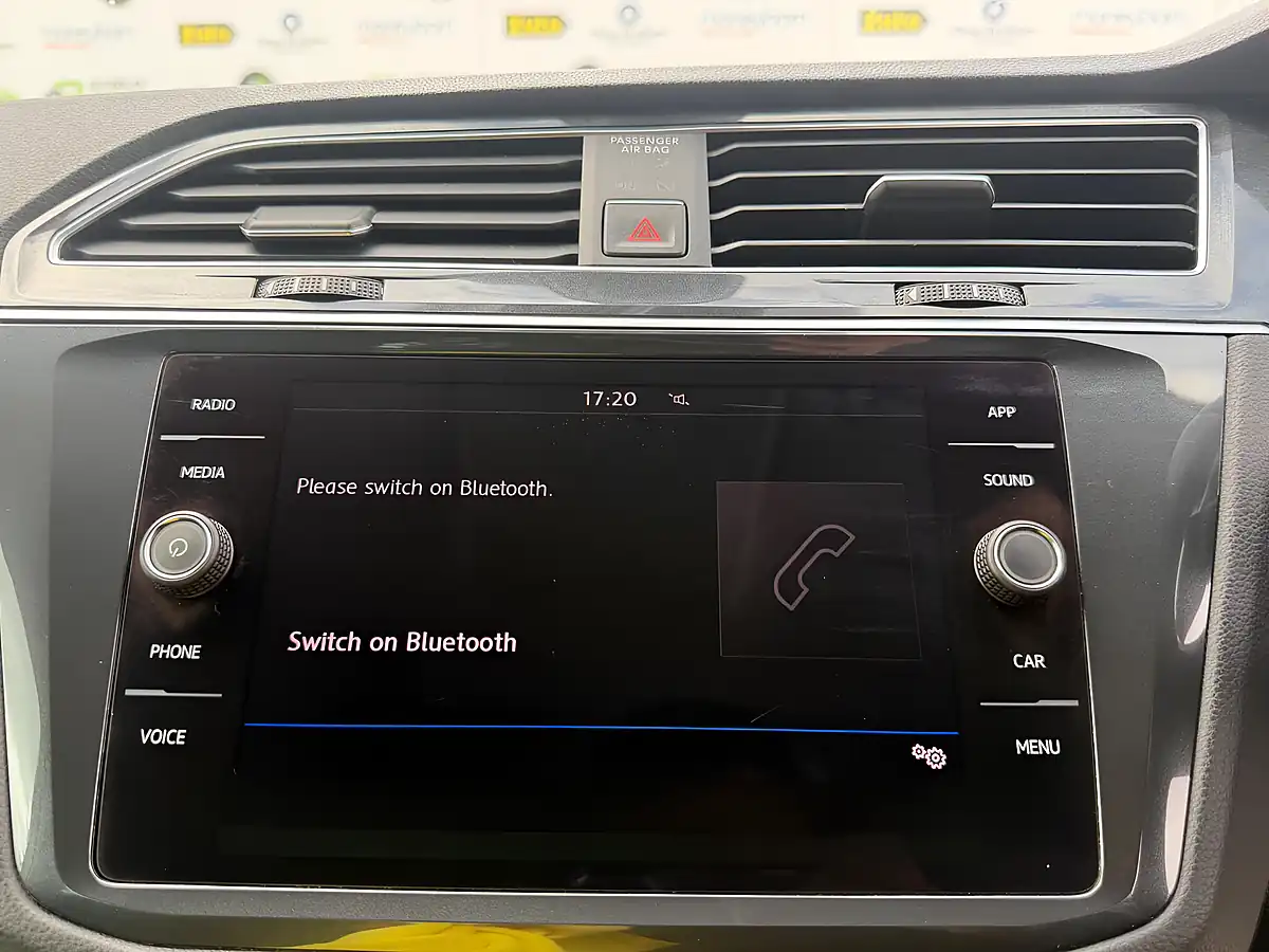 Used 2017 Volkswagen Tiguan Se White - Interior and Exterior details 18