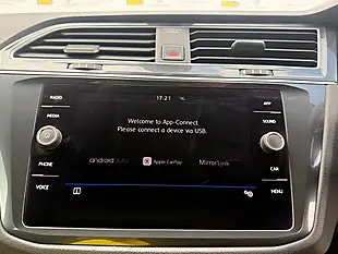 Used 2017 Volkswagen Tiguan Se White - Interior and Exterior details 19