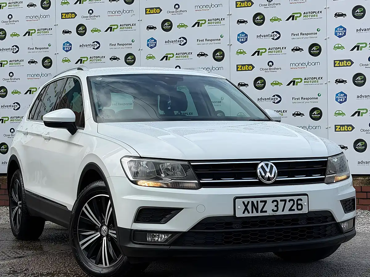 Used 2017 Volkswagen Tiguan Se White - Interior and Exterior details 3