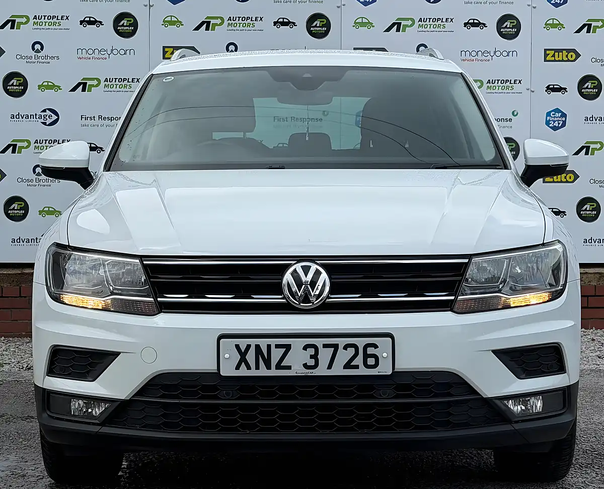 Used 2017 Volkswagen Tiguan Se White - Interior and Exterior details 6