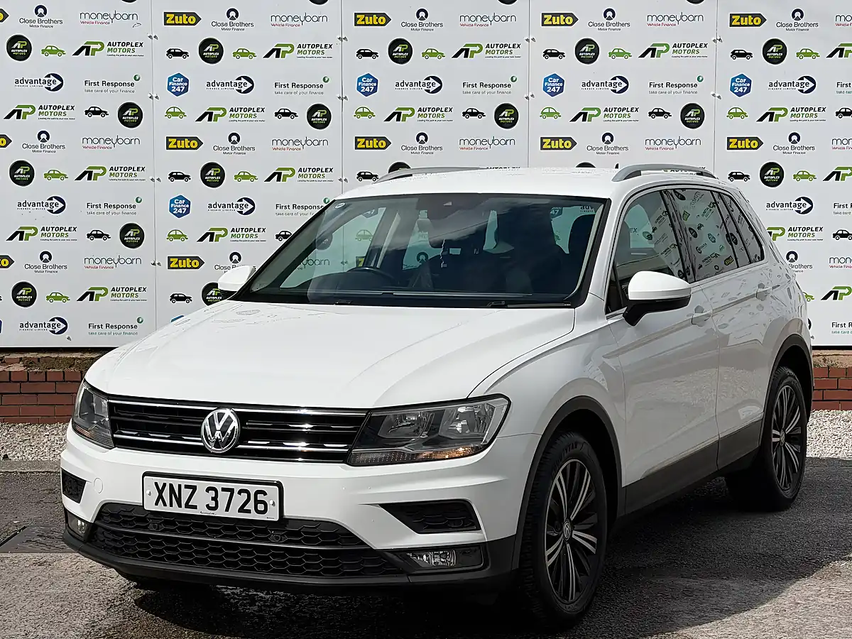 Used 2017 Volkswagen Tiguan Se White - Interior and Exterior details 8