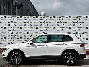 Used 2017 Volkswagen Tiguan Se White - Interior and Exterior details 9
