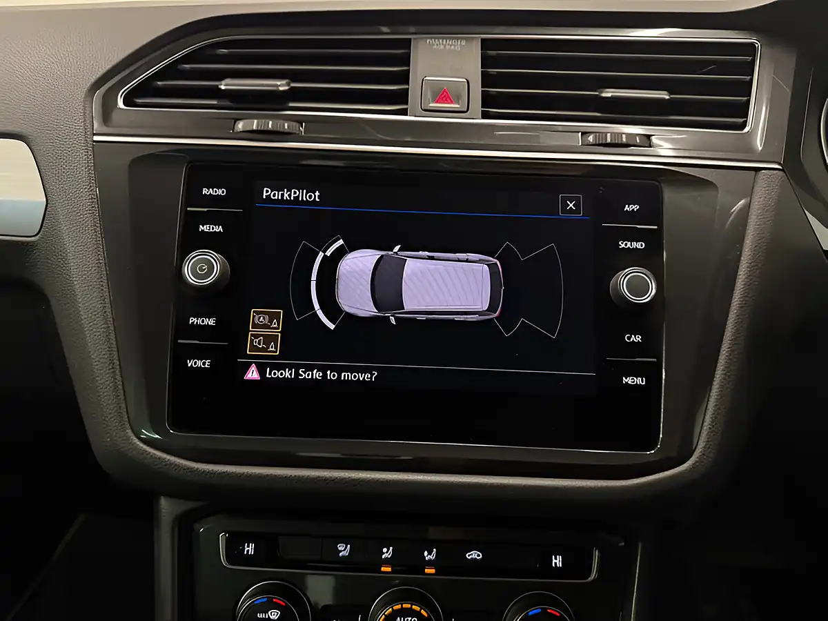 Used 2017 Volkswagen Tiguan Se White - Interior and Exterior details 16