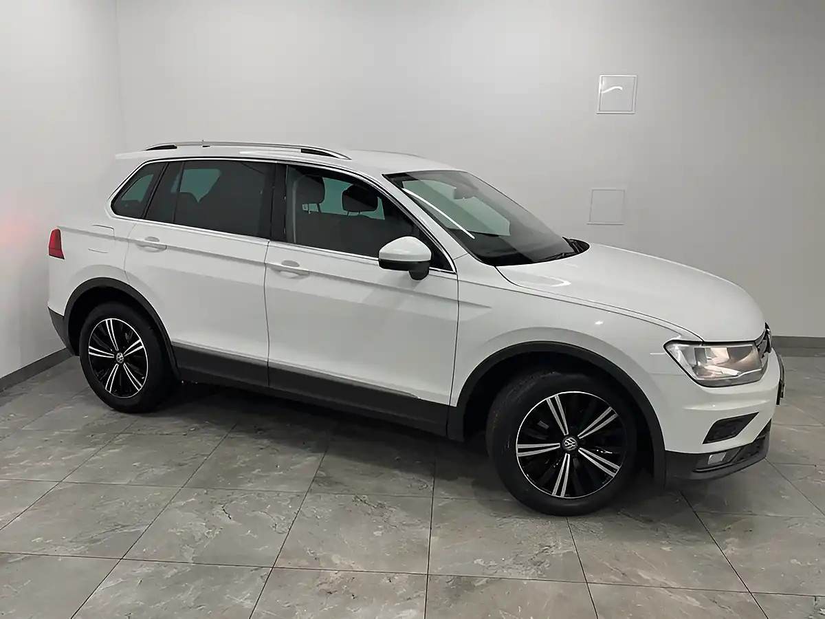 Used 2017 Volkswagen Tiguan Se White - Interior and Exterior details 2