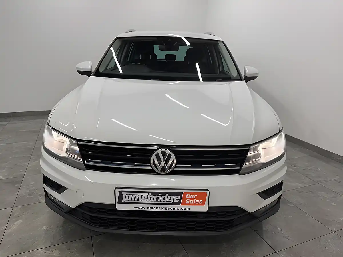 Used 2017 Volkswagen Tiguan Se White - Interior and Exterior details 3