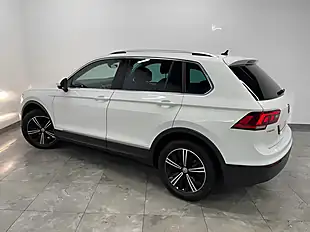 Used 2017 Volkswagen Tiguan Se White - Interior and Exterior details 6