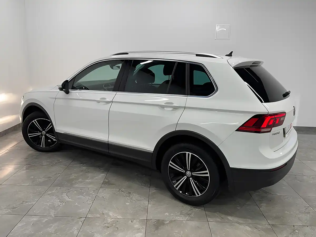 Used 2017 Volkswagen Tiguan Se White - Interior and Exterior details 6