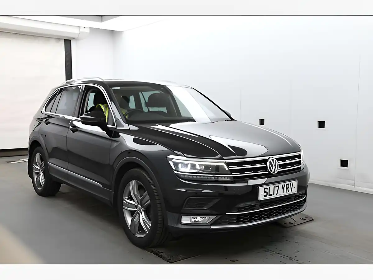 Used 2017 Volkswagen Tiguan Sel Black - Front View