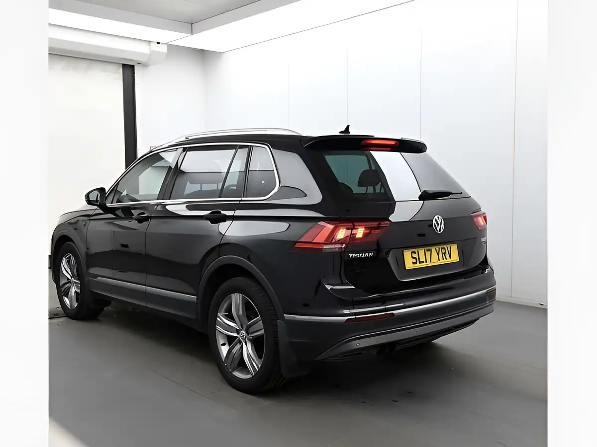 Used 2017 Volkswagen Tiguan Sel Black - Interior and Exterior details 3