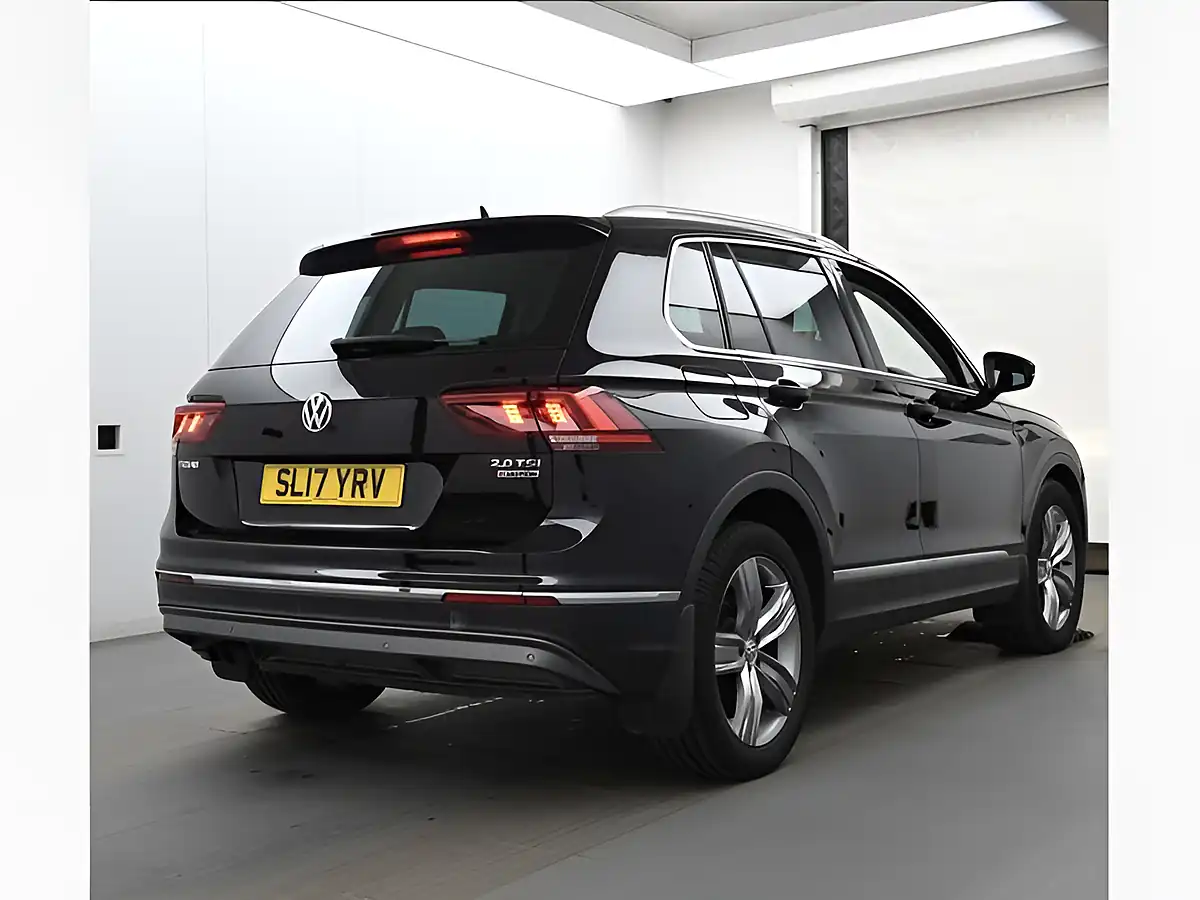 Used 2017 Volkswagen Tiguan Sel Black - Interior and Exterior details 5