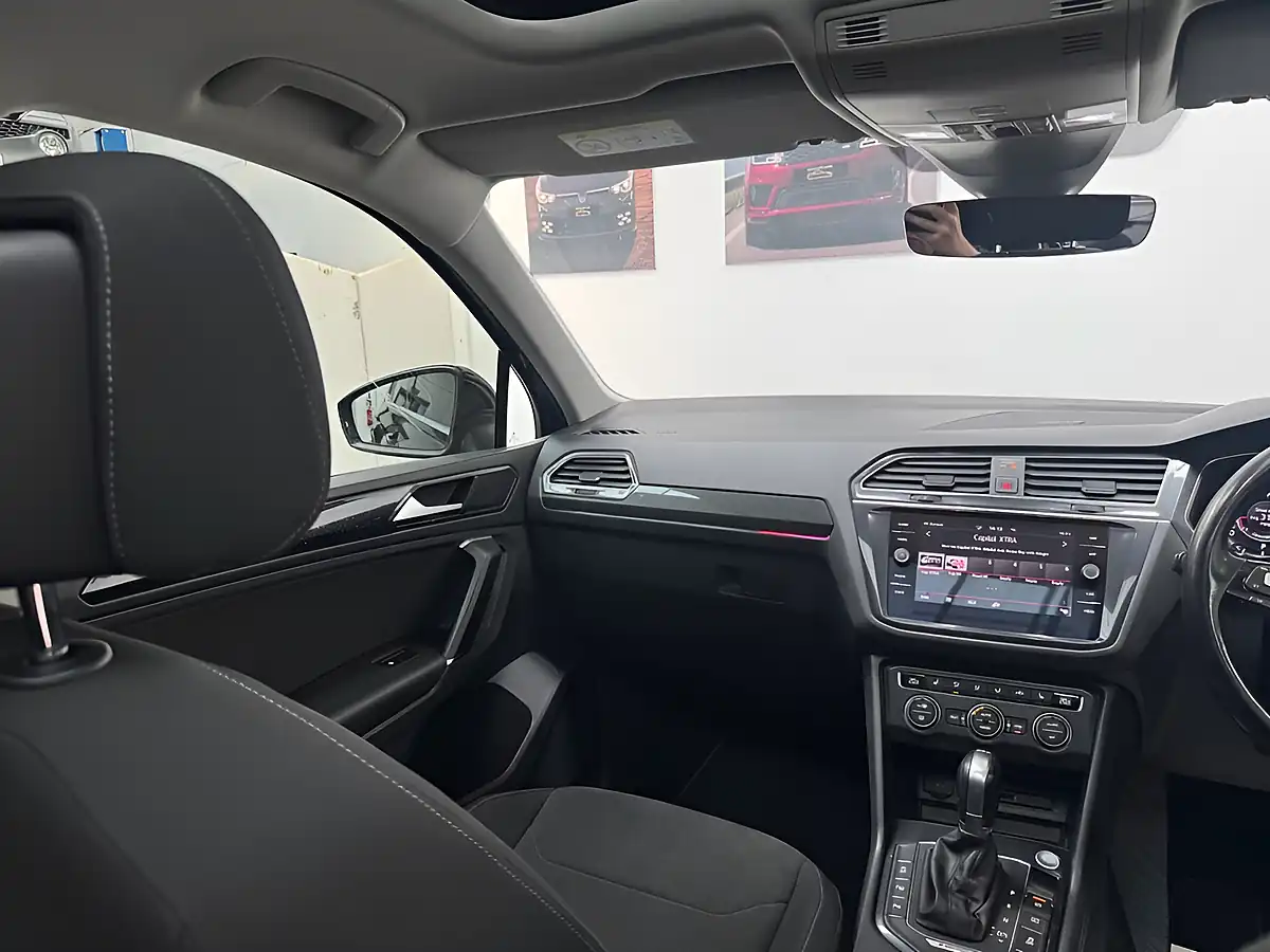 Used 2017 Volkswagen Tiguan Sel Black - Interior and Exterior details 15