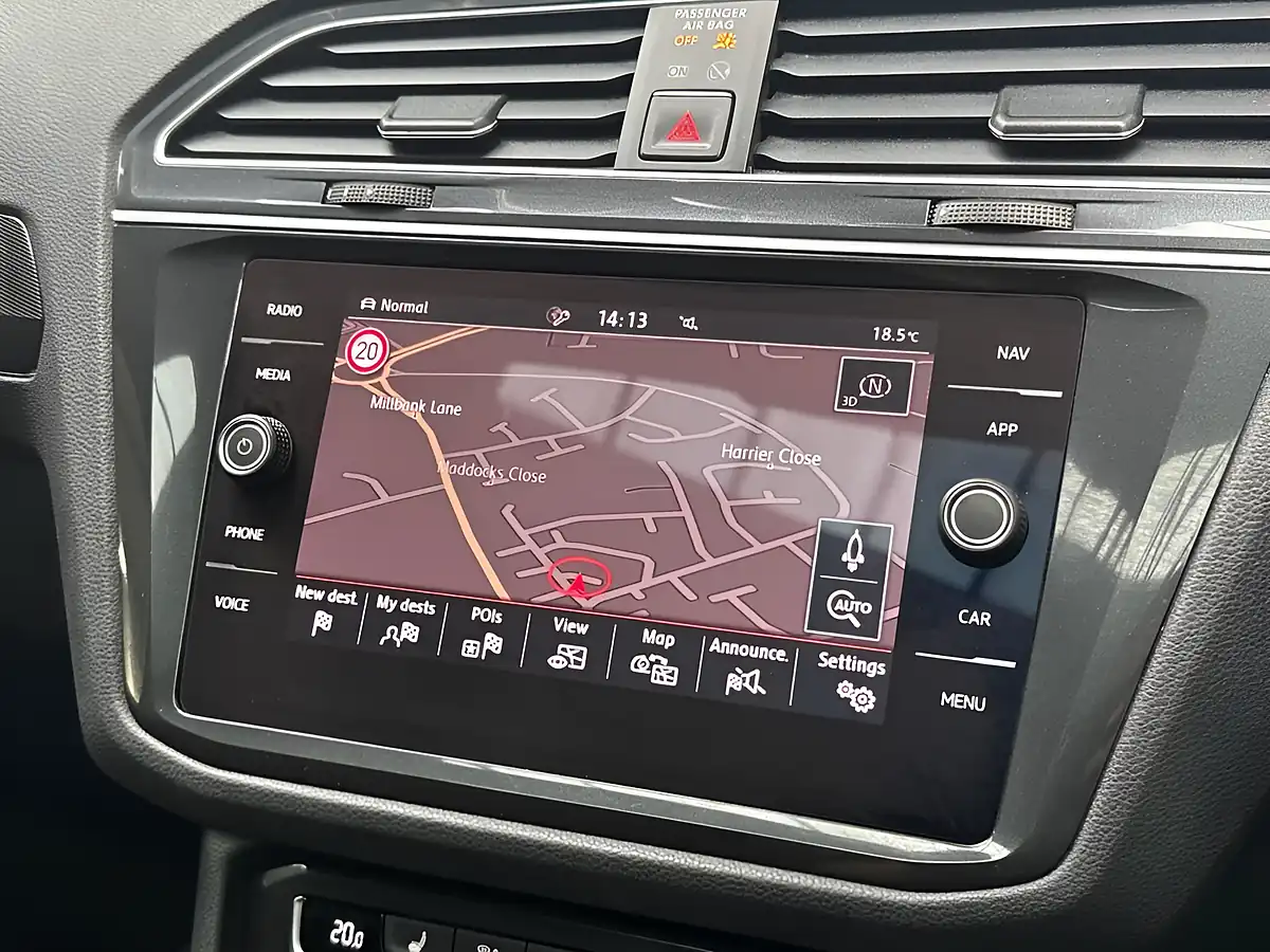 Used 2017 Volkswagen Tiguan Sel Black - Interior and Exterior details 19