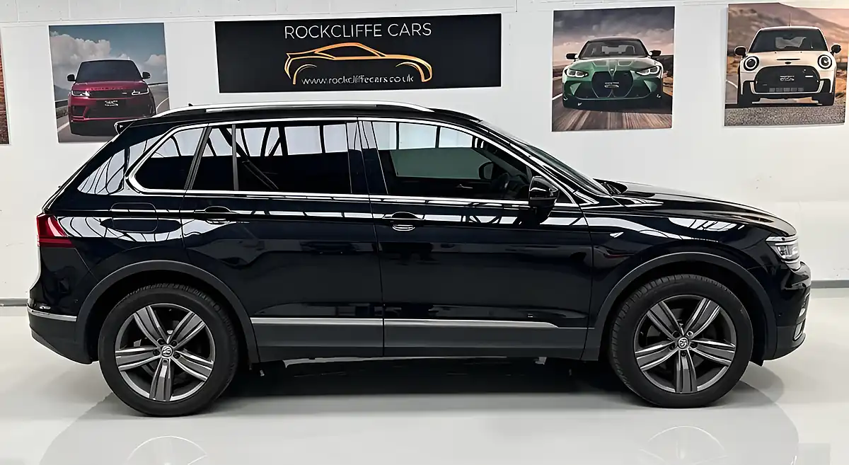 Used 2017 Volkswagen Tiguan Sel Black - Interior and Exterior details 2