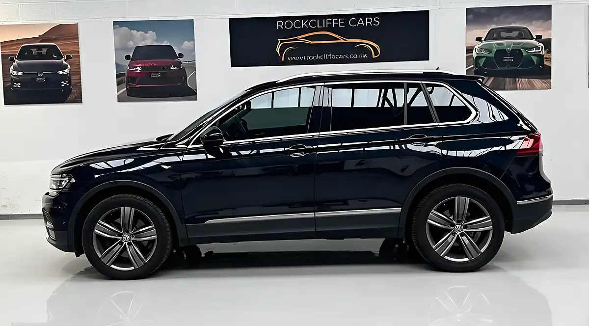 Used 2017 Volkswagen Tiguan Sel Black - Interior and Exterior details 3