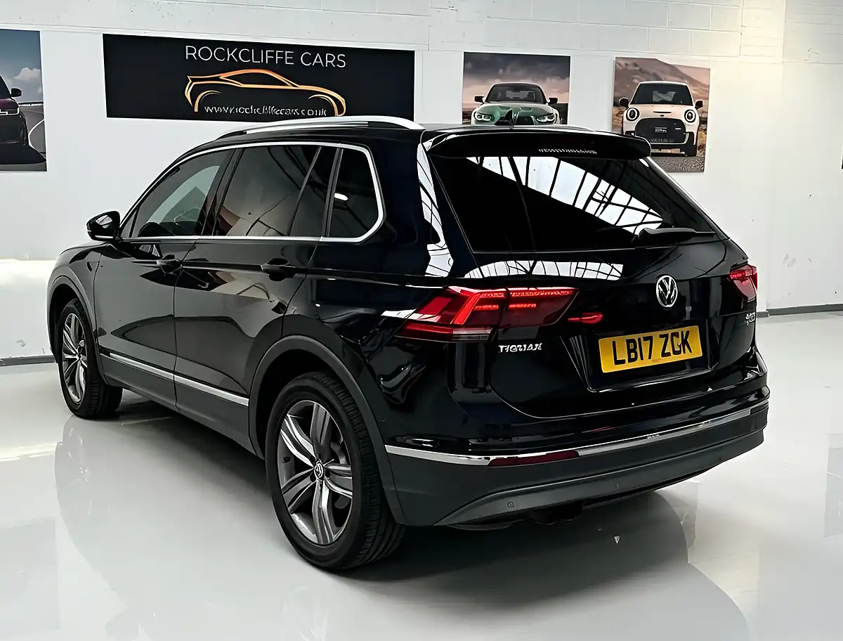 Used 2017 Volkswagen Tiguan Sel Black - Interior and Exterior details 4