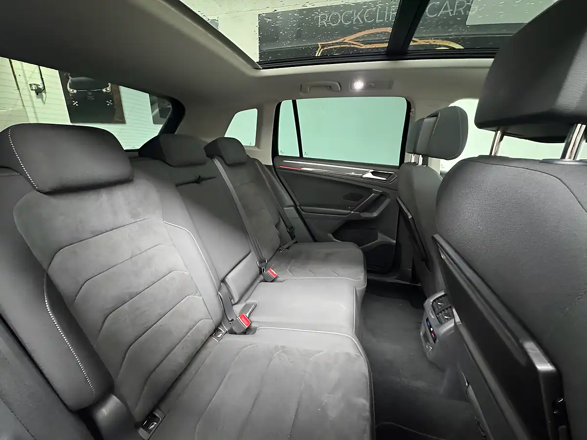 Used 2017 Volkswagen Tiguan Sel Black - Interior and Exterior details 9