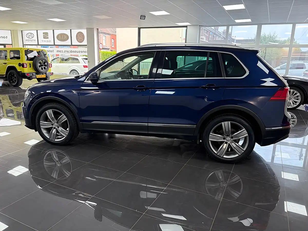 Used 2017 Volkswagen Tiguan Sel Blue - Interior and Exterior details 13