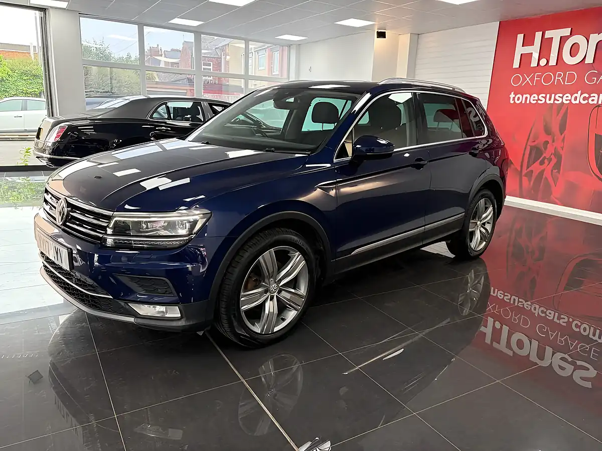 Used 2017 Volkswagen Tiguan Sel Blue - Interior and Exterior details 15