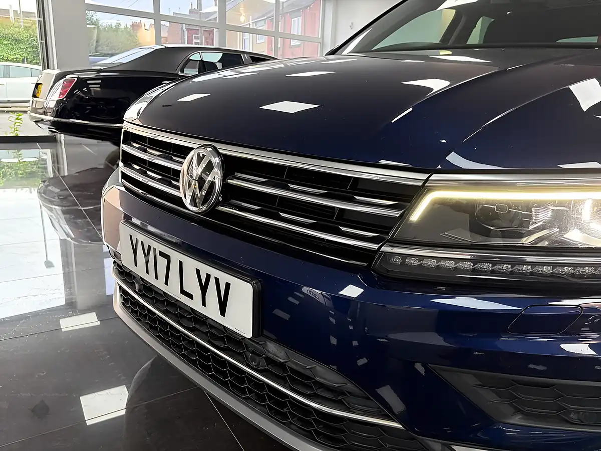 Used 2017 Volkswagen Tiguan Sel Blue - Interior and Exterior details 17